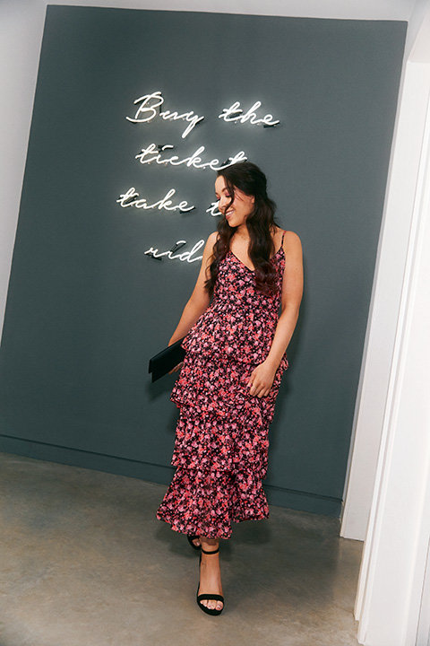 New Lookers Occasionwear Spring 2022 women model